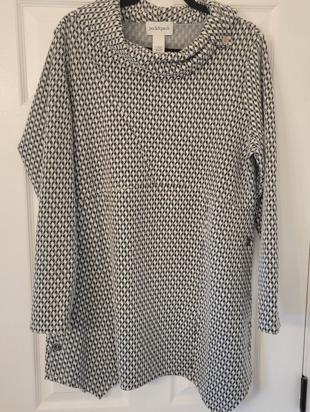 Peck & Peck Black and White Houndstooth Long-Sleeve Tunic Dress